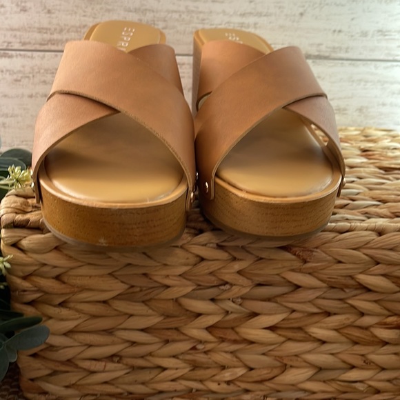 With a boho feel, the Esprit Mia heeled sandals color is Whiskey size 9.5 - Picture 4 of 11